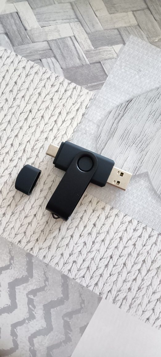 Pen Drive com duas entradas 58,5 GB