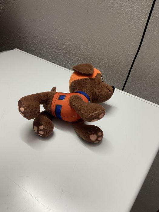 Peluche zuma  em bom estado