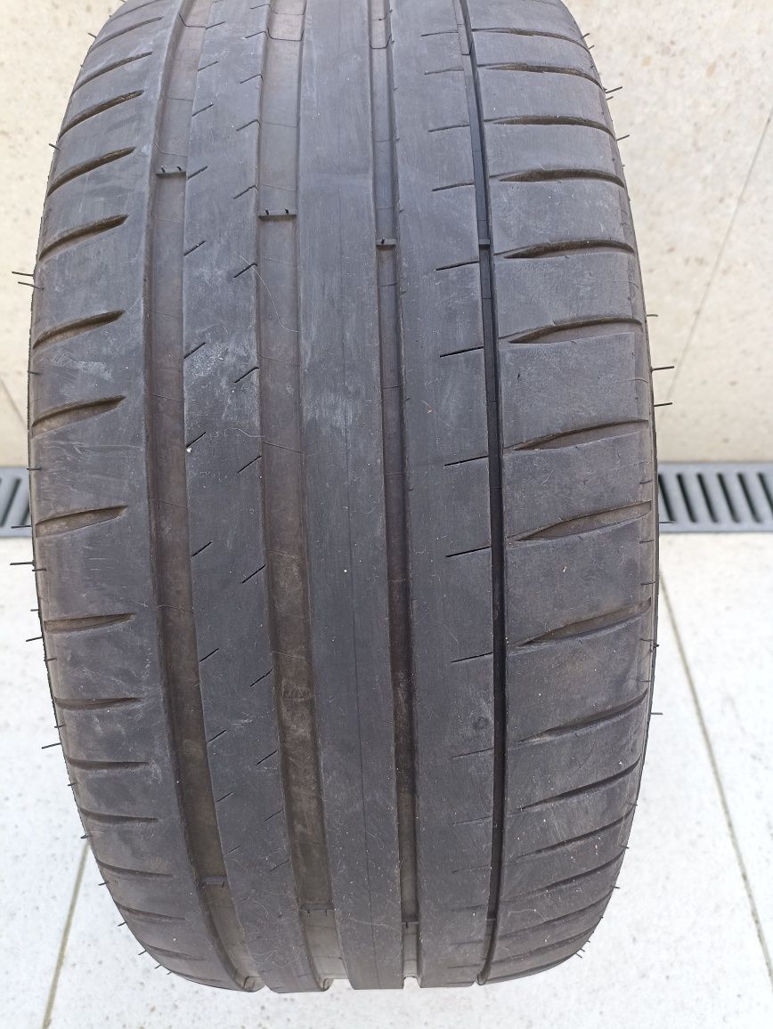 Opona Michelin pilot 4 235/40/18