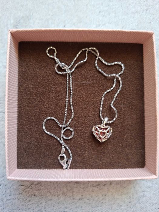 OKAZJA!!! Srebrny naszyjnik z czerwoną cyrkonią zawieszką Apart