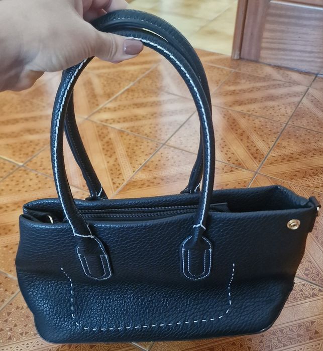 Mala preta versatil