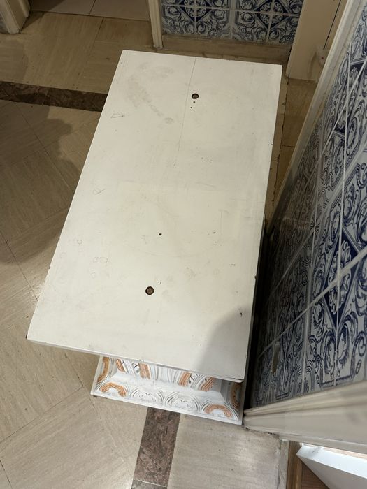 2 pés de mesa de madeira