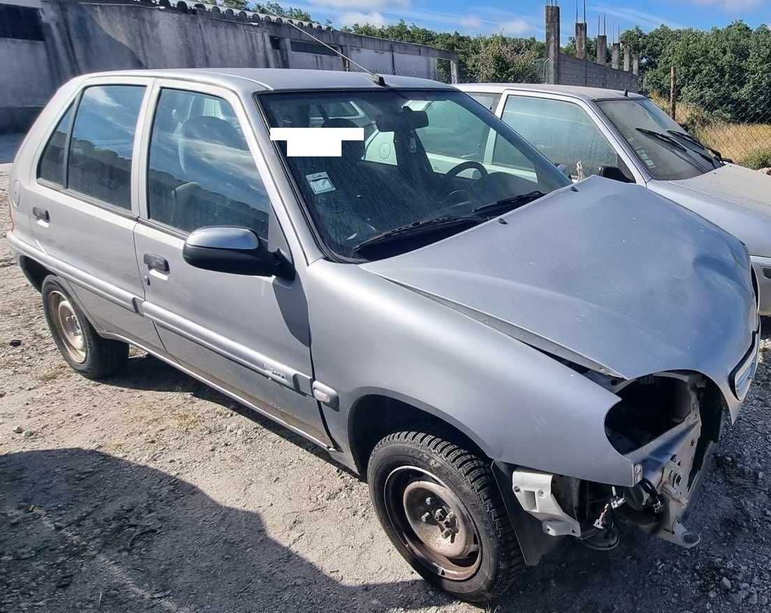 Para peças Citroen Saxo 1.1 ano 2001