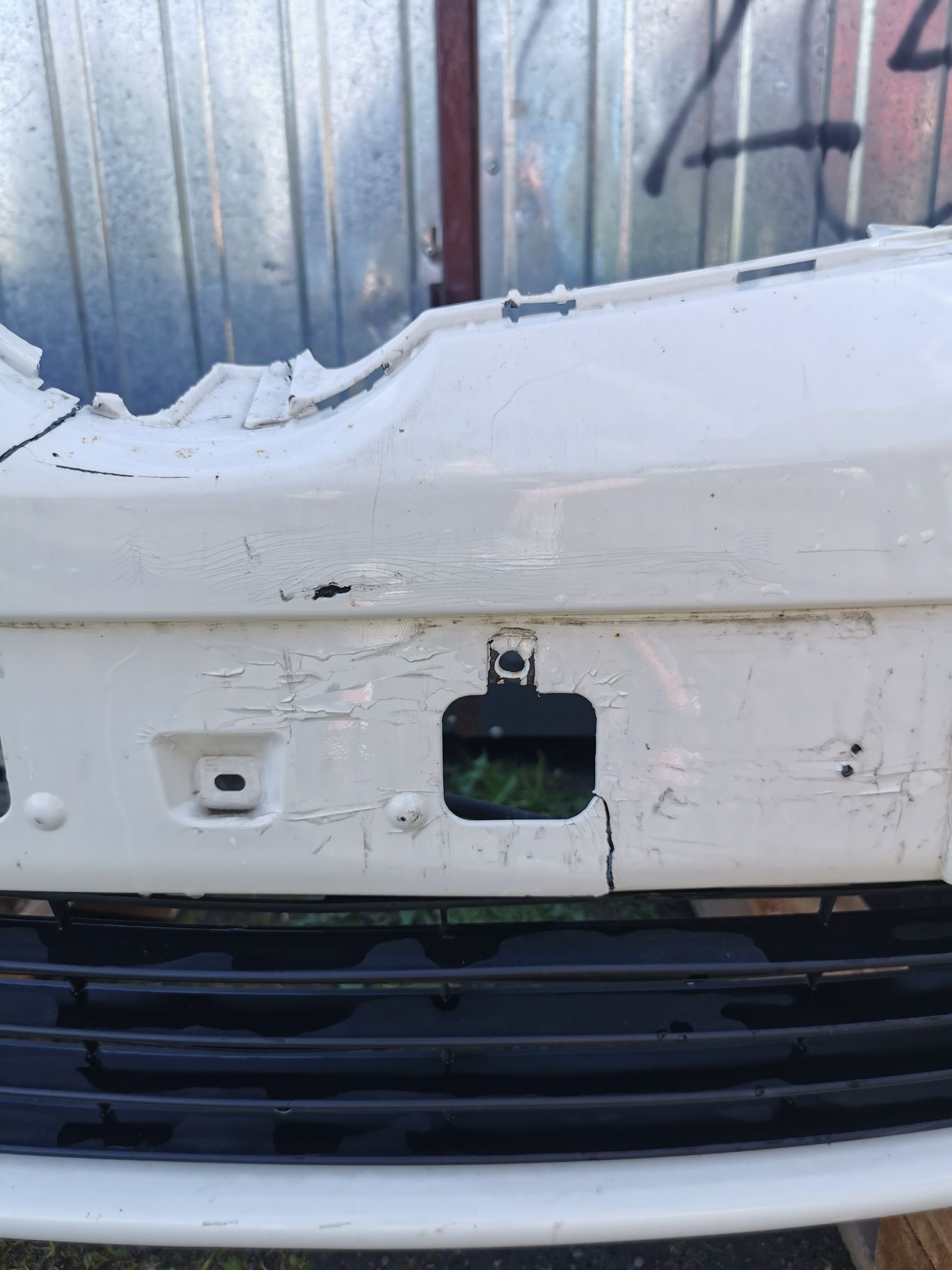 Zderzak przedni Toyota Corolla E16 Lift
