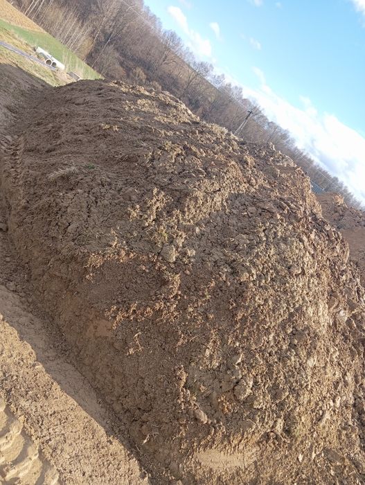 Sprzedam ładną ziemię pod trawnik/wyrównanie terenu.