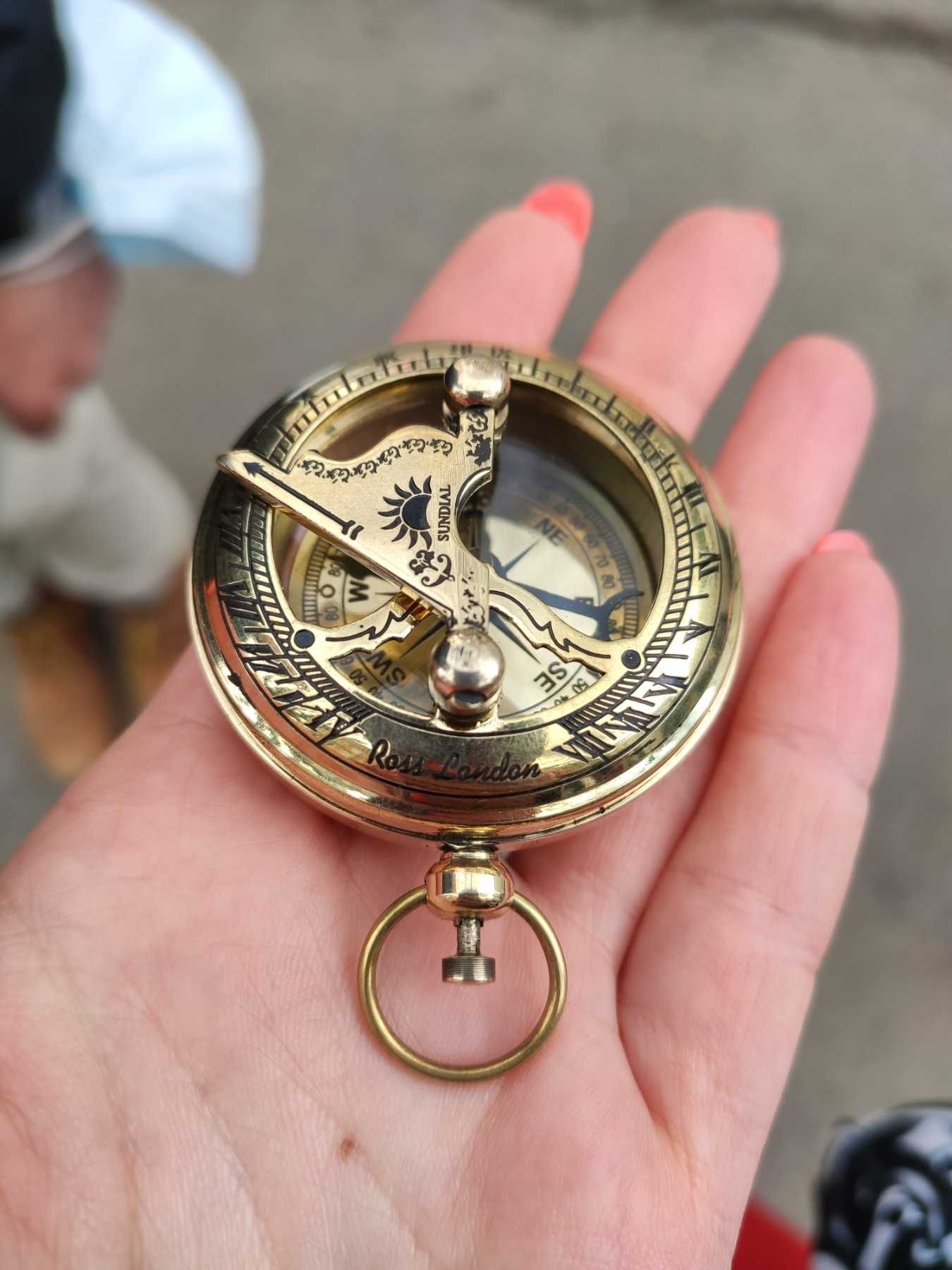 Кишеньковий компас із сонячним годинником Ross London. Новий.
