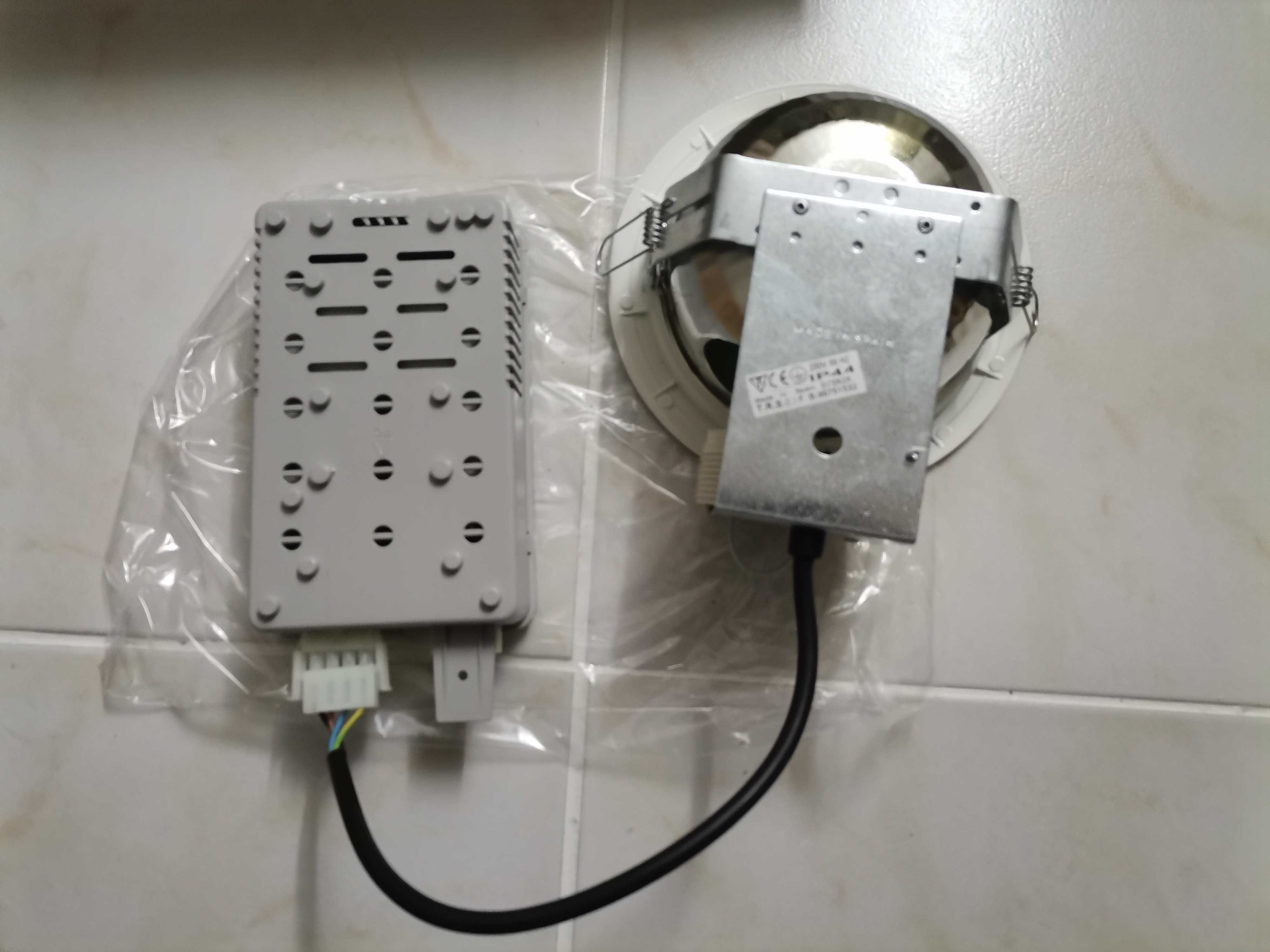 4 Aparelhos de Iluminação tipo Downlight de Encastrar 2x18watts