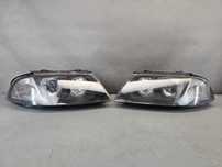 VW Passat B5 Lift LCI Lampy Przednie Przód Lewa+Prawa Czarne Ringi EU