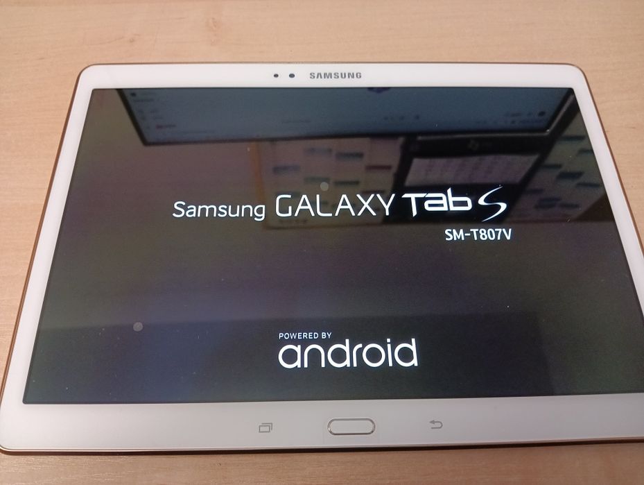 Tablet Samsung Galaxy Tab S 10 cali (SM-T807V) z klawiaturą
