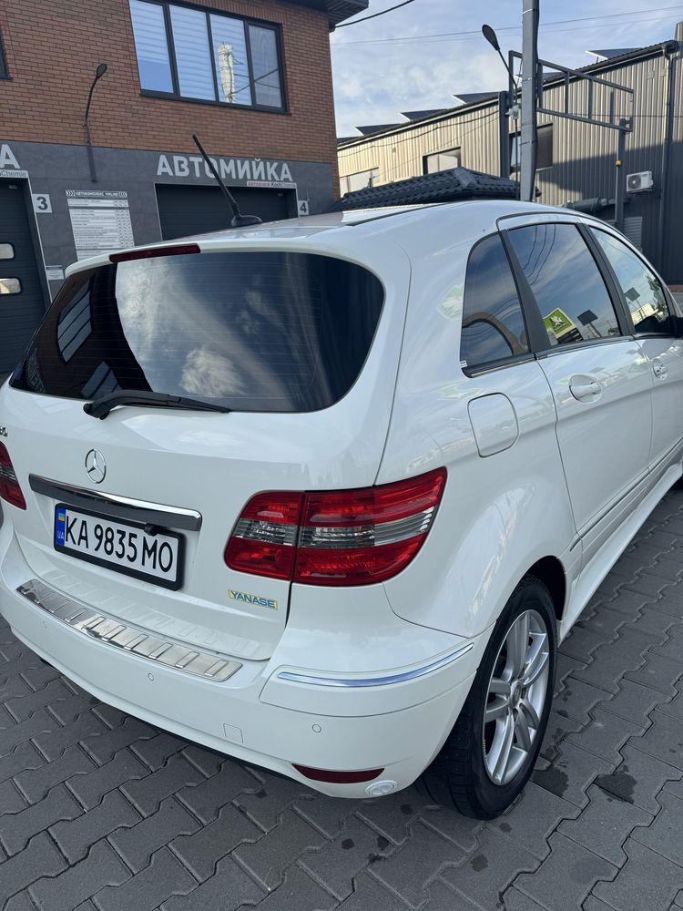 Mercedes-Benz B-Class 2010