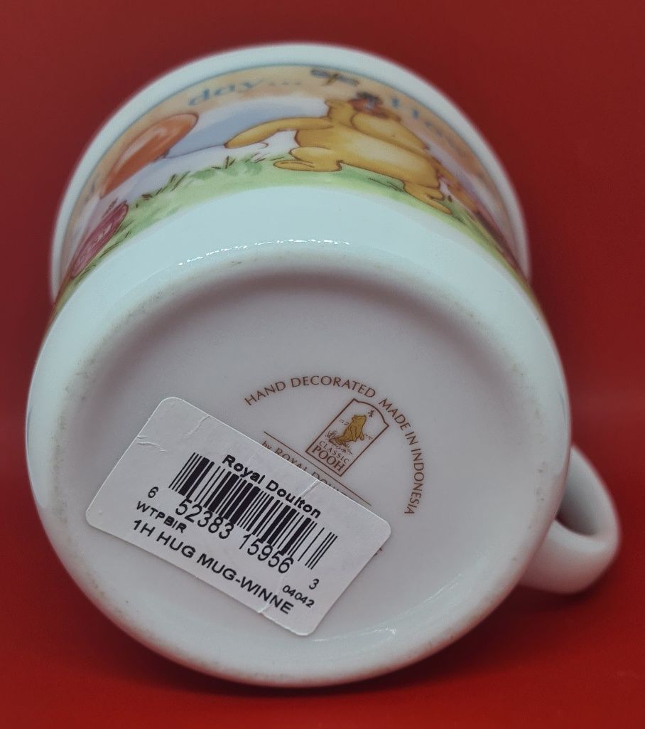 [6] Kubus Puchatek, urodzinowy kubek porcelana kostna Roya
Doulton. No