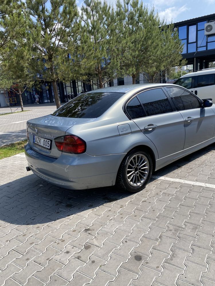 Продам БМВ е90 2.0 дизель