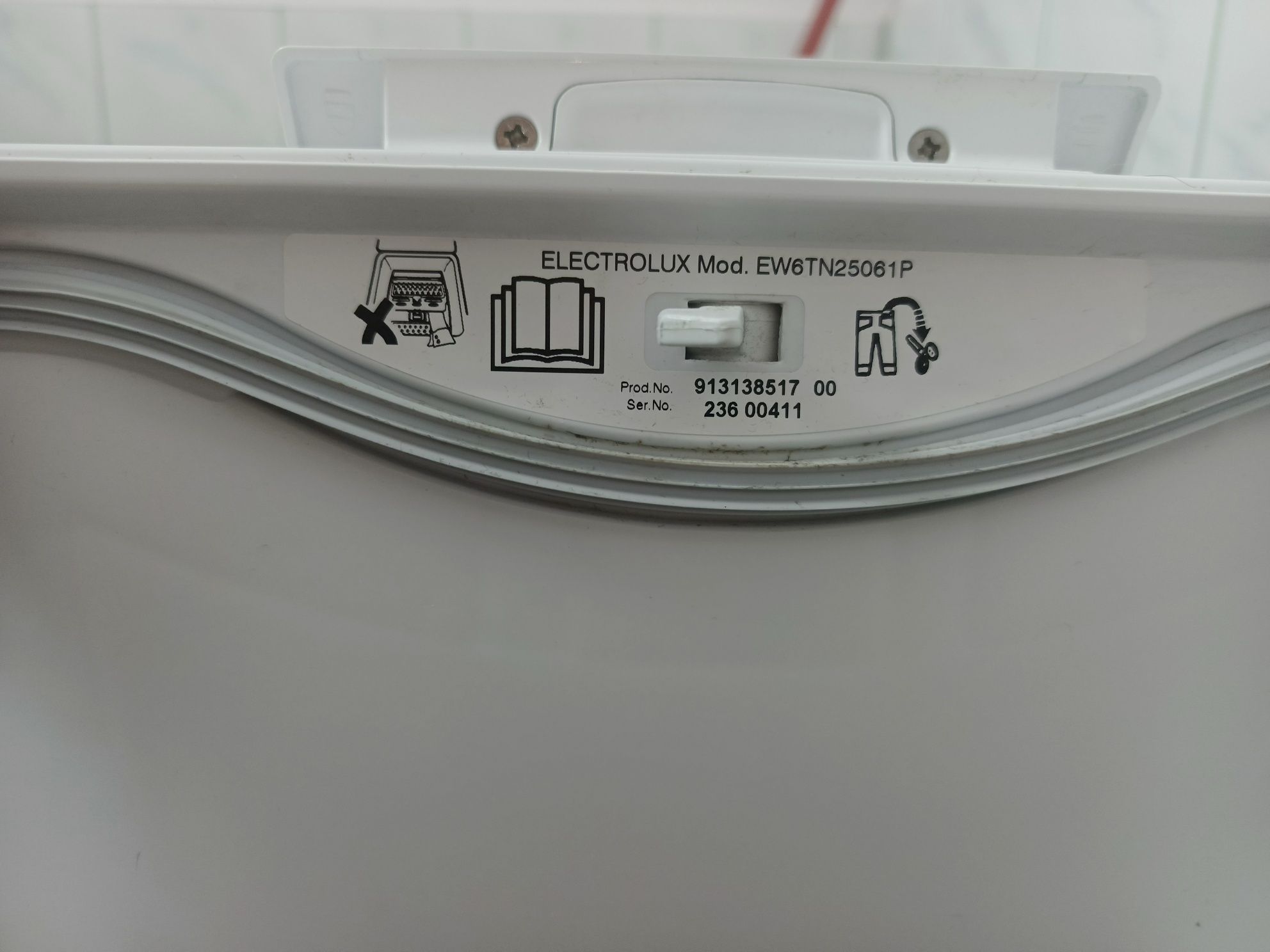 Pralka Electrolux EW6TN25061P PerfectCare 600 6kg 1000obr/min
Pralka