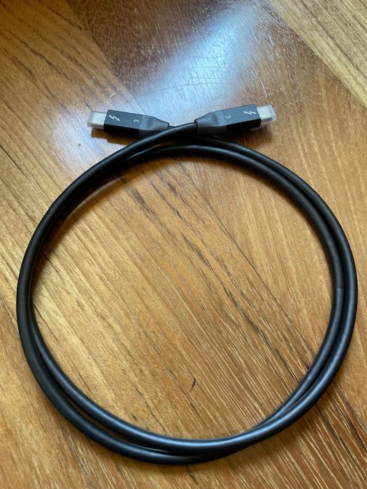 Cabo Thunderbolt 3 Como Novo - Comprimento 90 cm - USB C