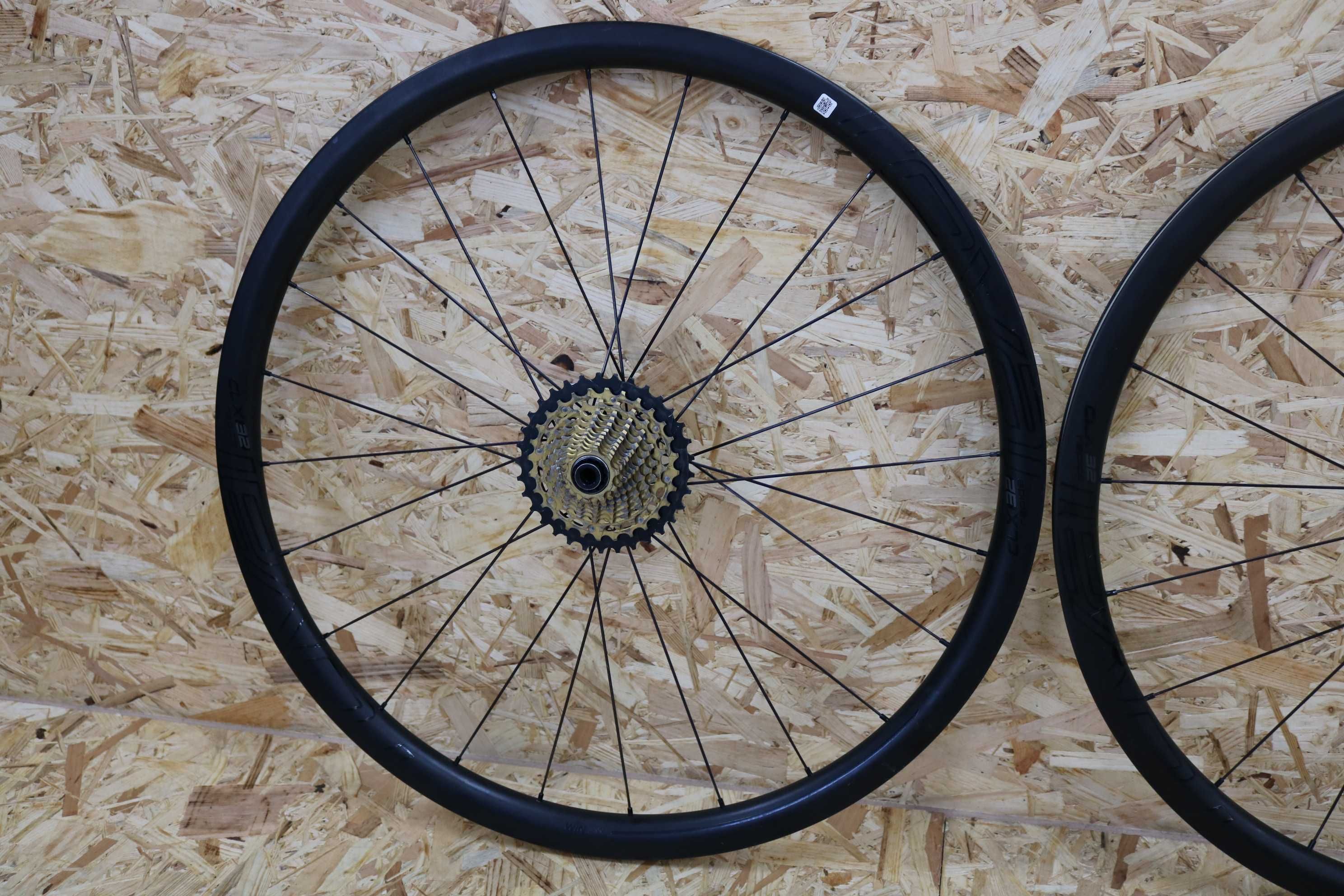 Rodas disco Roval CLX 32 - tubeless ou câmara