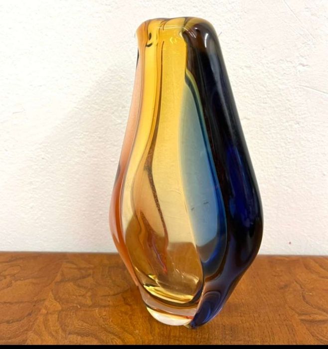 Wazony Hana Machovska  w kolorach żółty, niebieski, różowy