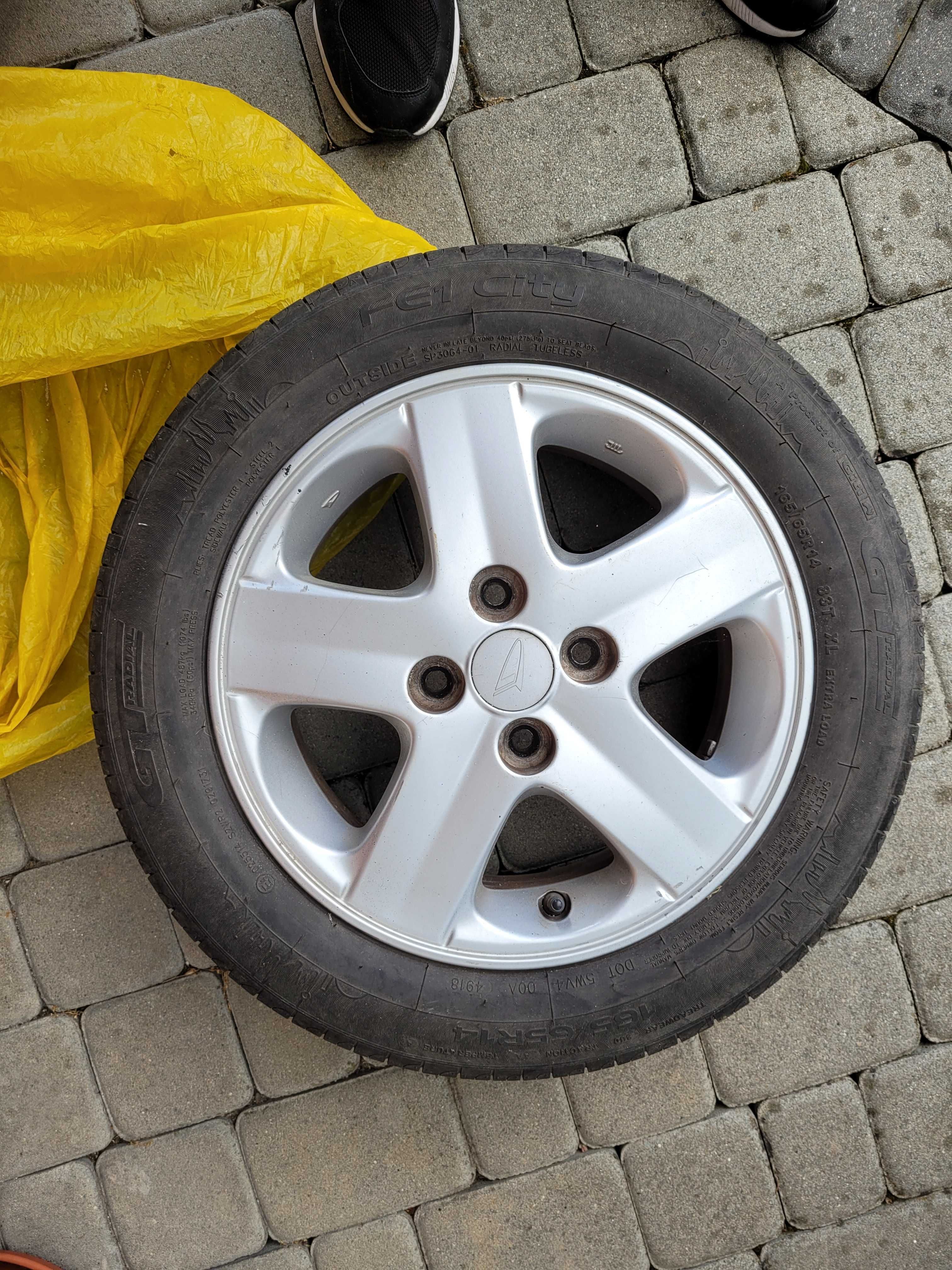 Daihatsu Sirion Koła Felgi aluminiowe + opony letnie + zapas