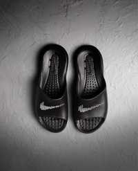 Тапкі Nike Victori One Shower