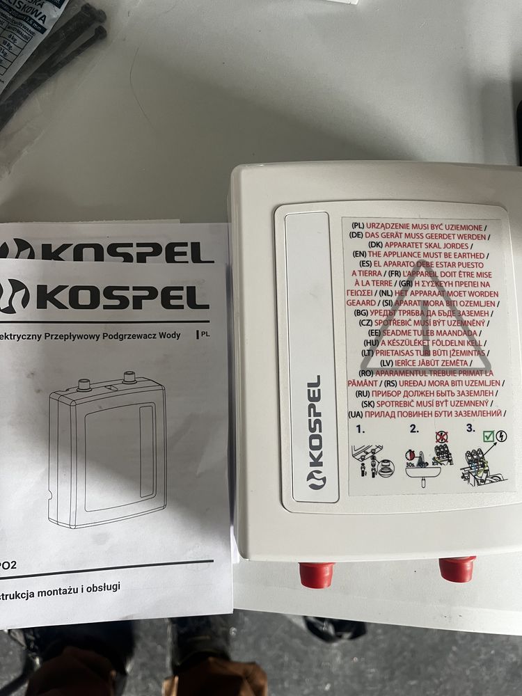Elektryczny przepływowy podgrzewacz wody Kospel EPO2-3