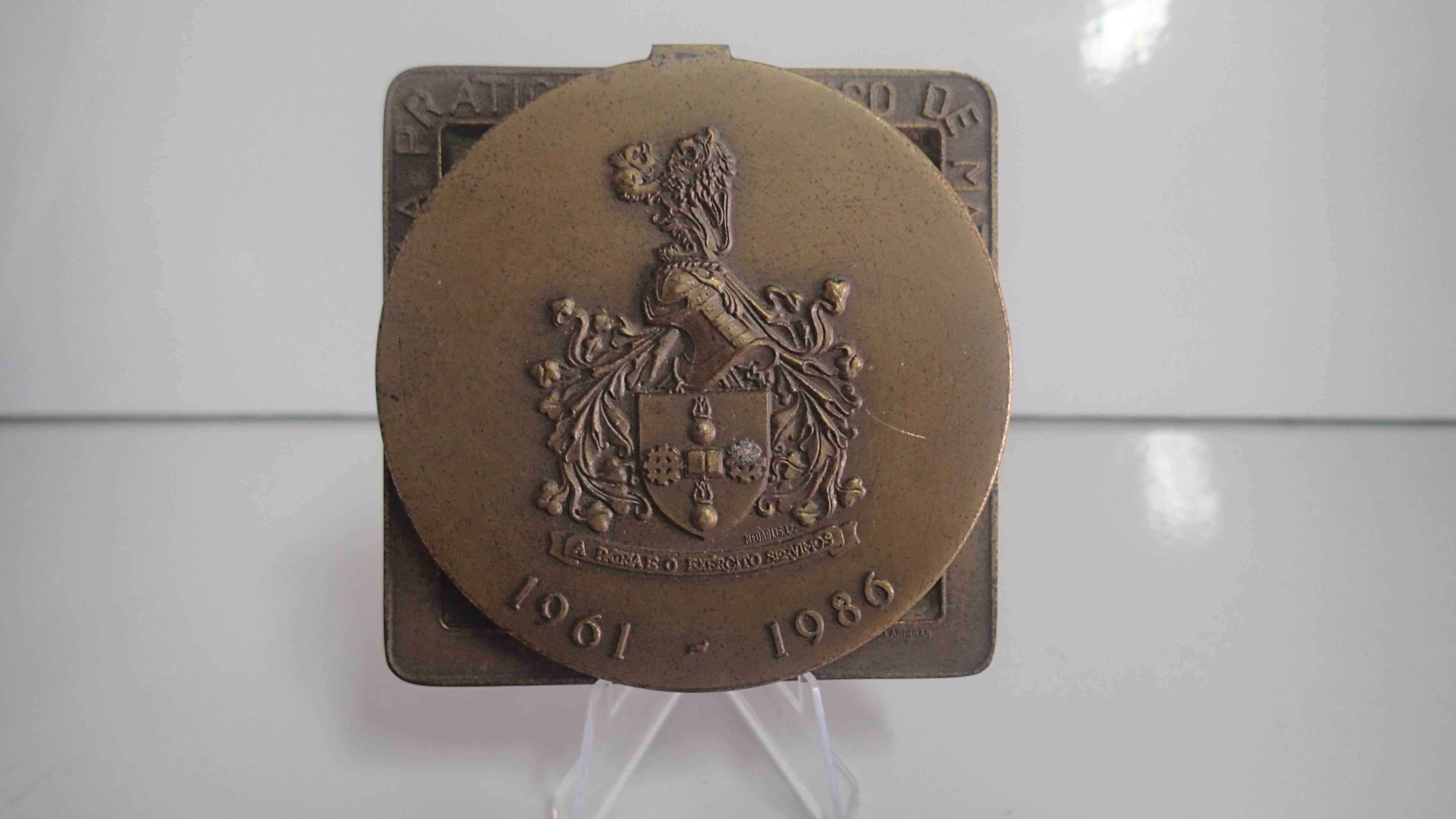 Medalha/Placa em Bronze da escola Prática do Serviço de Material