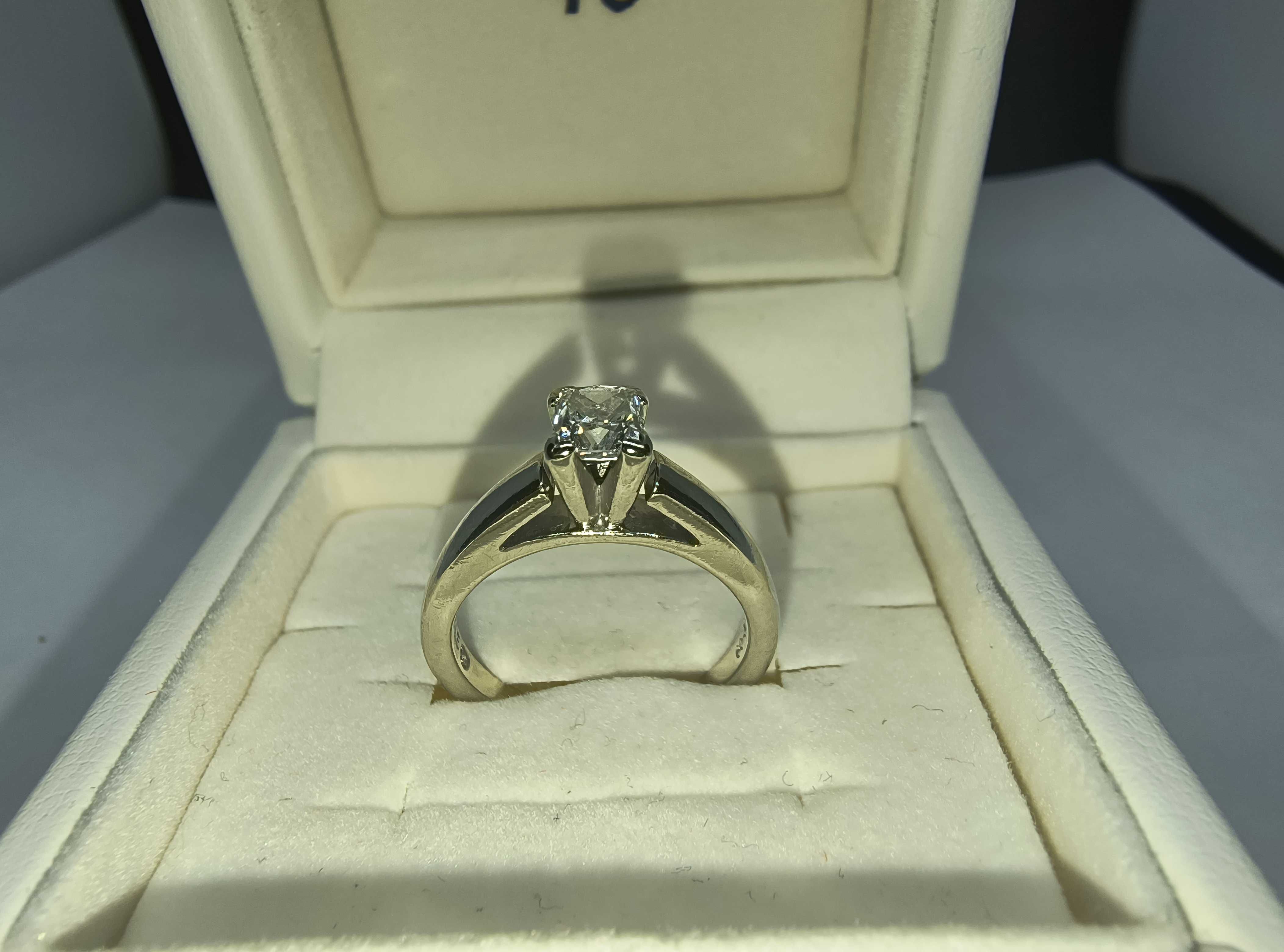 Złoty pierścionek z diamentem 0.45ct VS1/I, certyfikat
