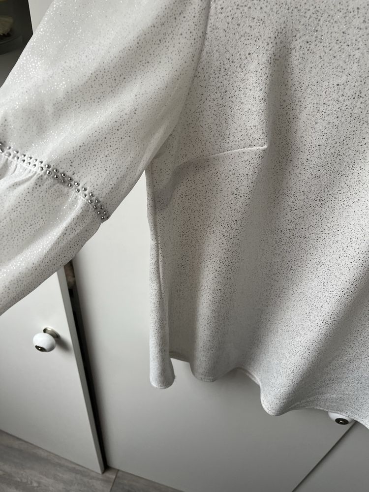 Biała bluzka z kryształkami srebrne zdobienia M L