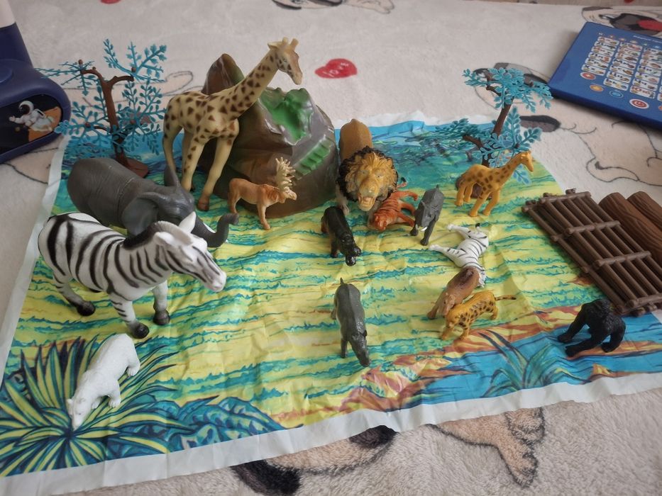 Развивашки для малыша ,планшет ,животные автомат с игрушками