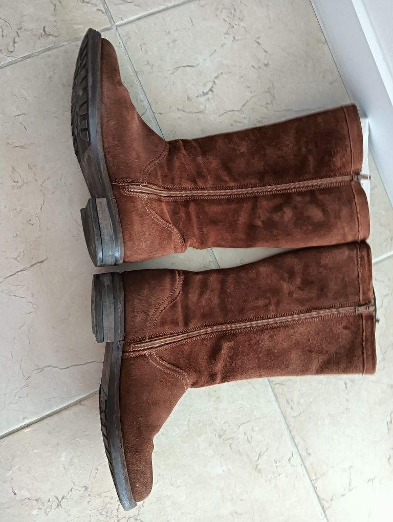 Botas cano alto Camel 37