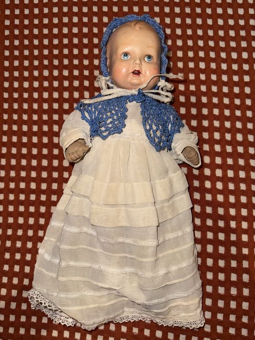 Boneca antiga em celulóide e pano – Europa, década de 1940 – 28 cm