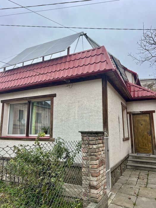 Здається частина будинку по Вул. Весела