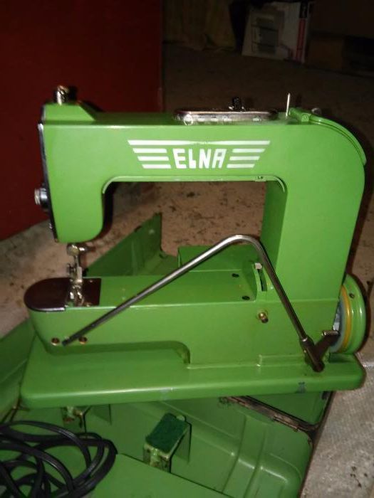 Máquina de costura Elna