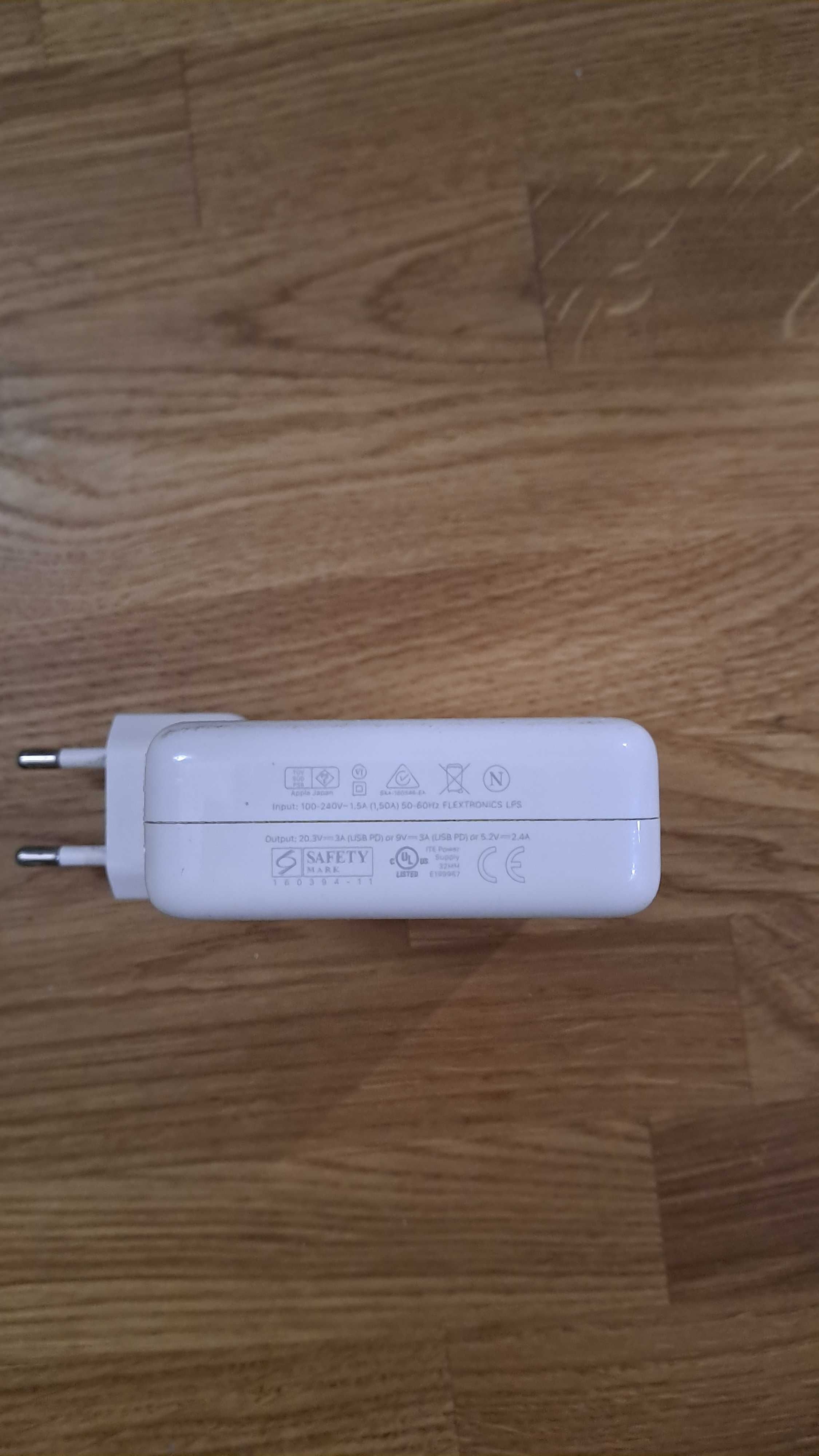 Продам блок живлення для макбуку a1718 61W