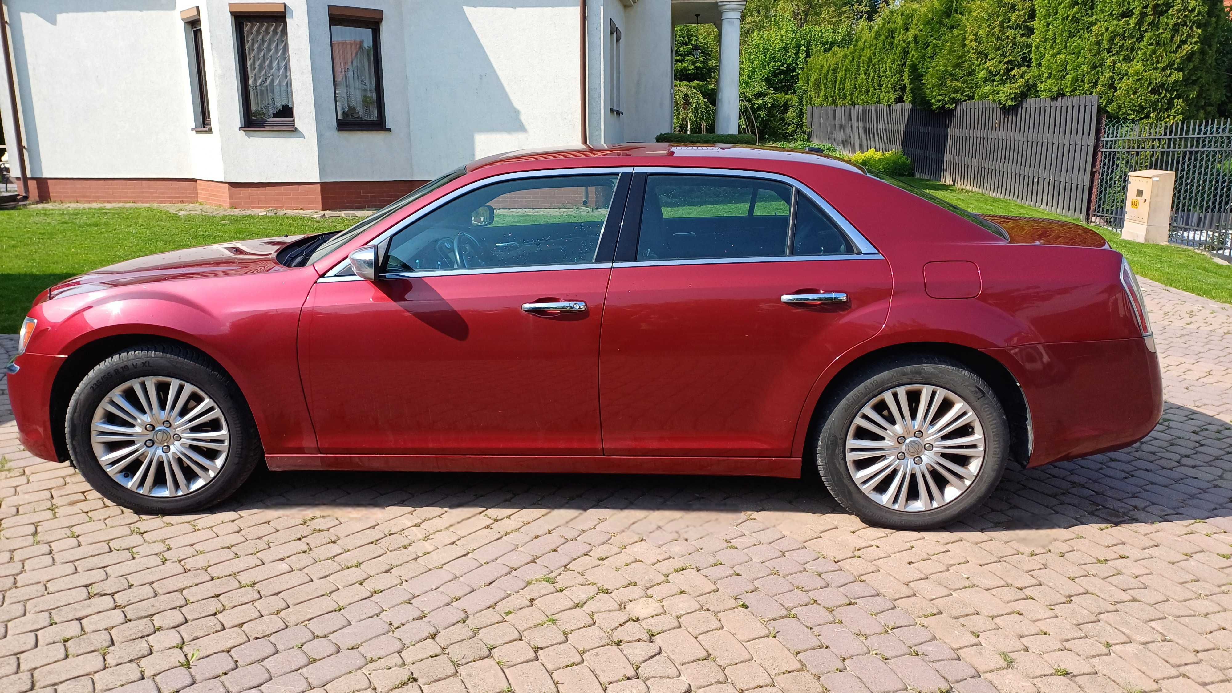 Chrysler 300c awd - Piękna limuzyna