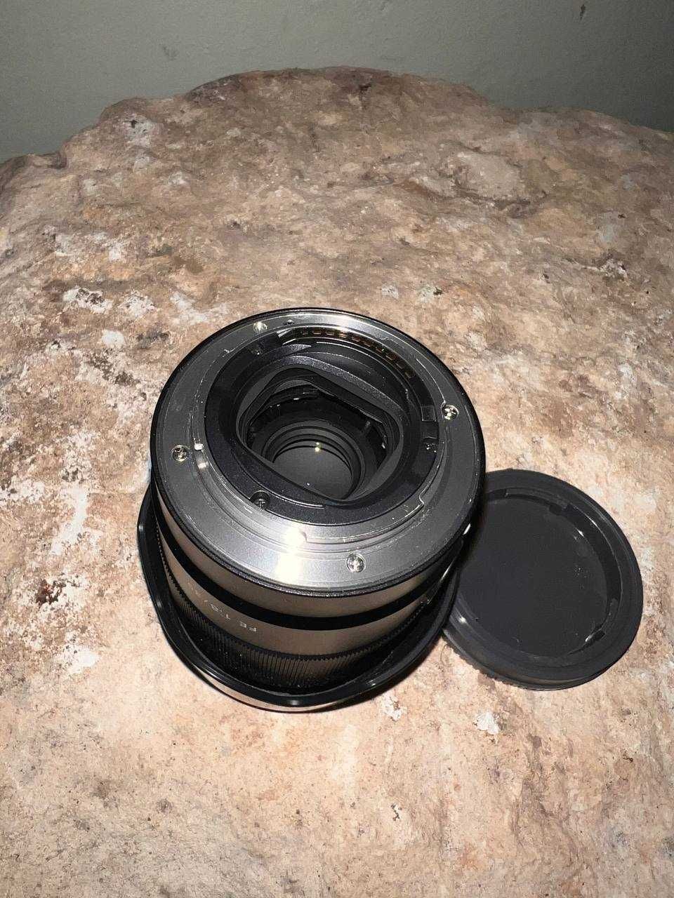 SONY FE 35mm f/1.8 Full Frame  E mount