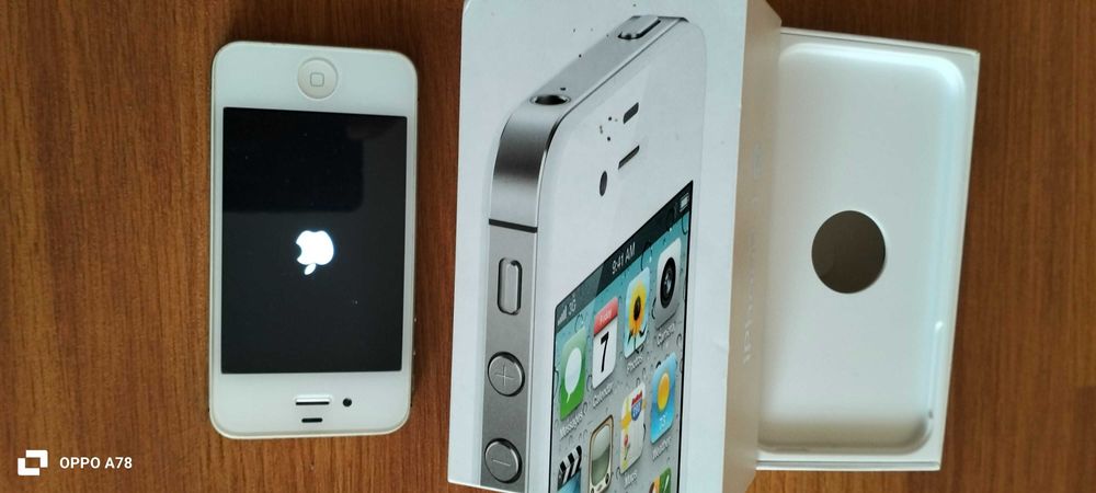Продам iphone 4s apple
