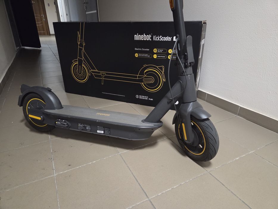 Продам електросамокат електроскутер Ninebot KickScooter Max G30II