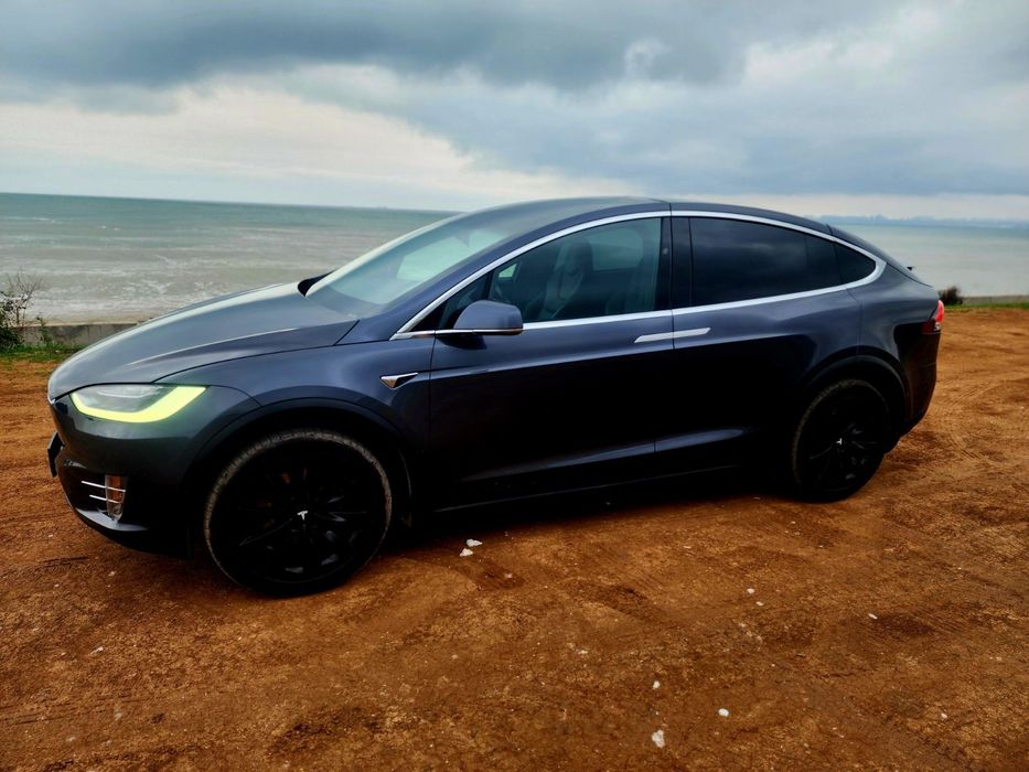 Продам Tesla model X 18 год 100D