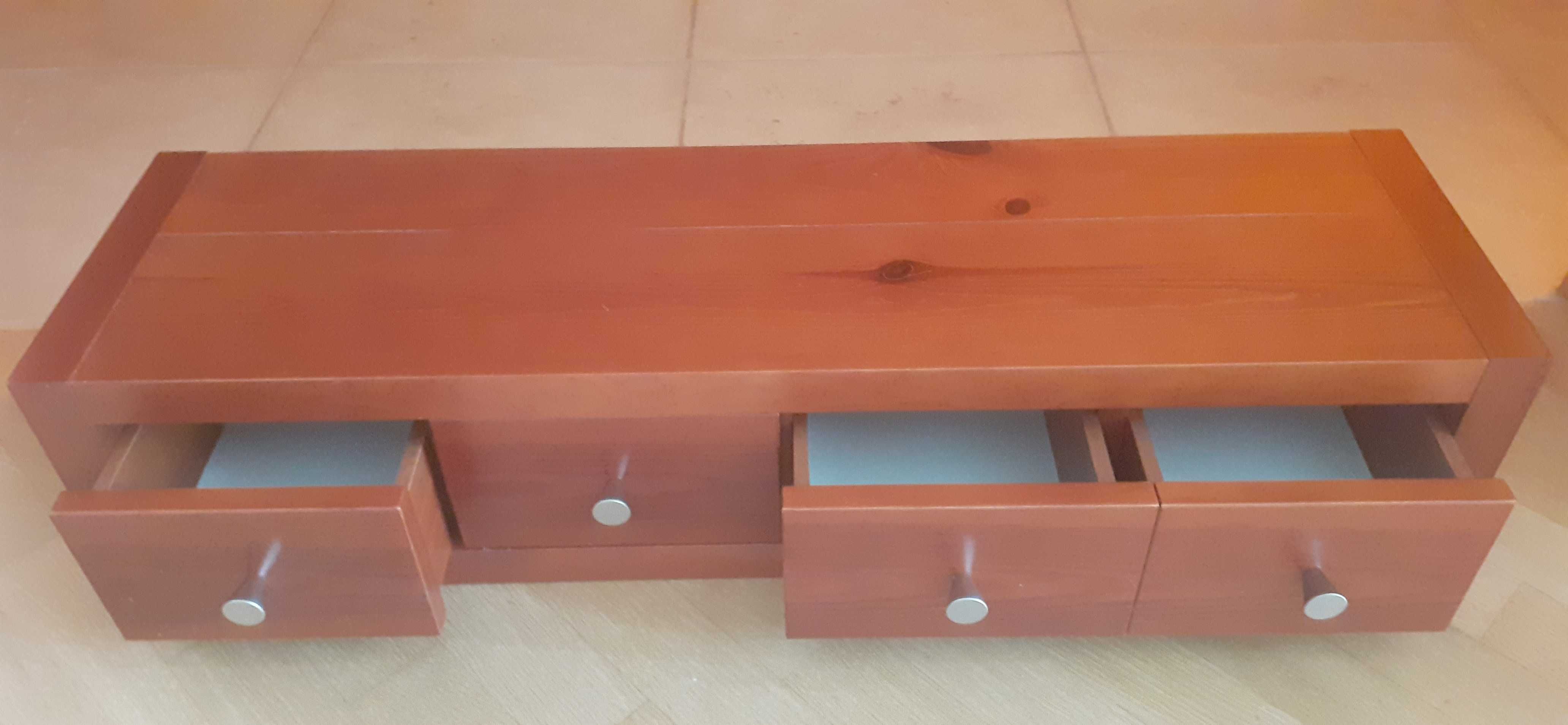 Półka drewniana z szufladkami