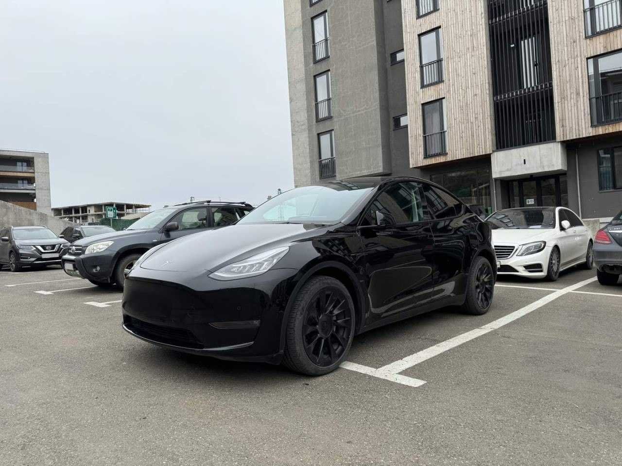 Продам Tesla Model Y 2022р. 90D 82kW
