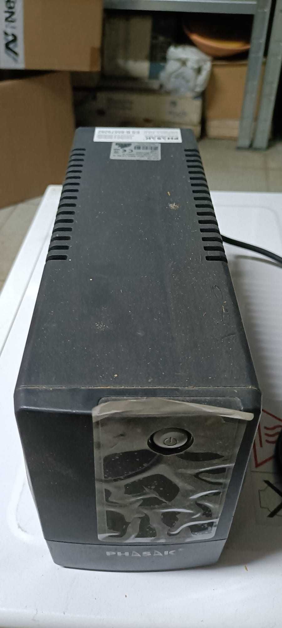 Vendo 2 UPS: 1 UPS Phasak Básico 600 VA + 1 SMART UPS EUROTECH