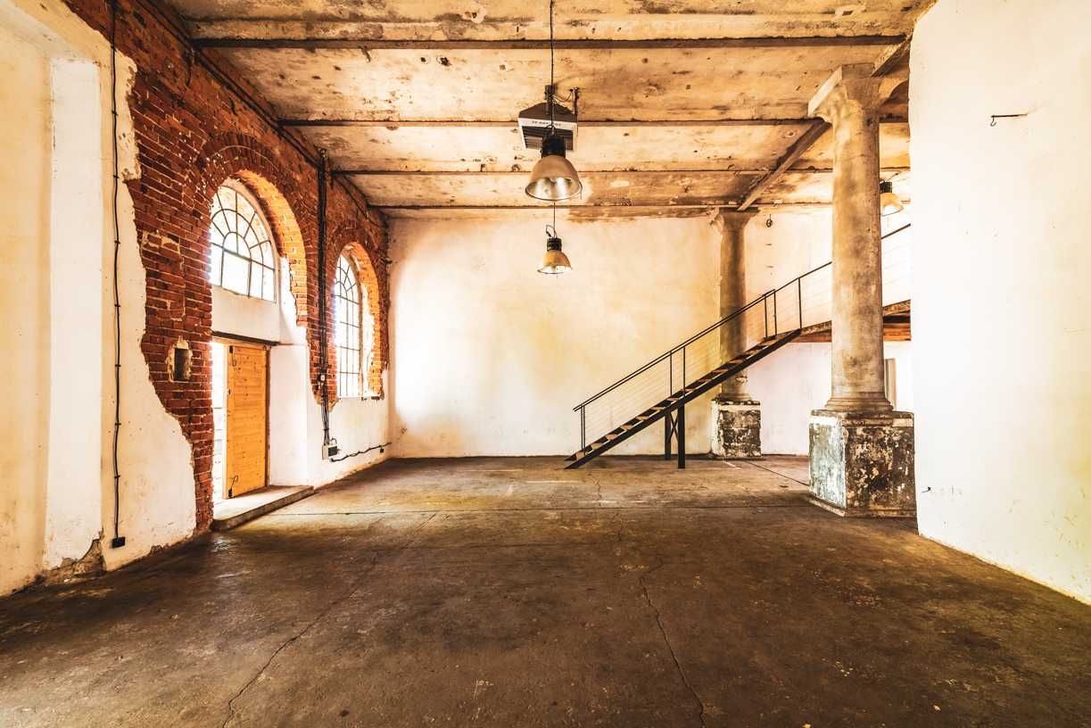Industrialna przestrzeń na wynajem studio na sesję zdjęciową Warszawa
