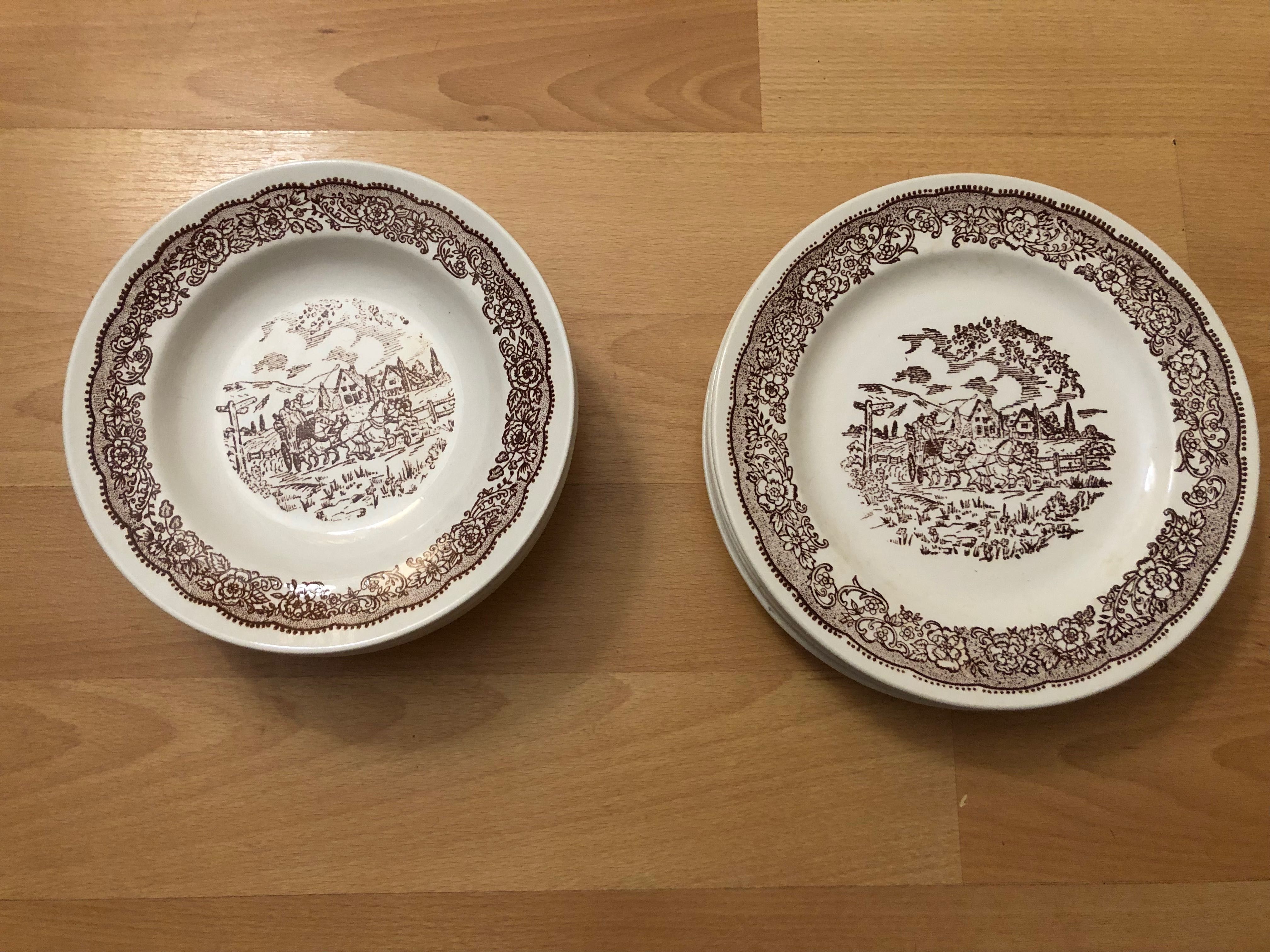 Zestaw starych talerzy ceramicznych