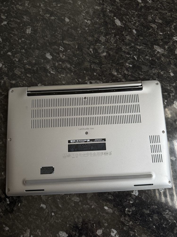 Dell 7300 i5-8th 2.1ghz 16gb DDR4 256gb SSD NVMe