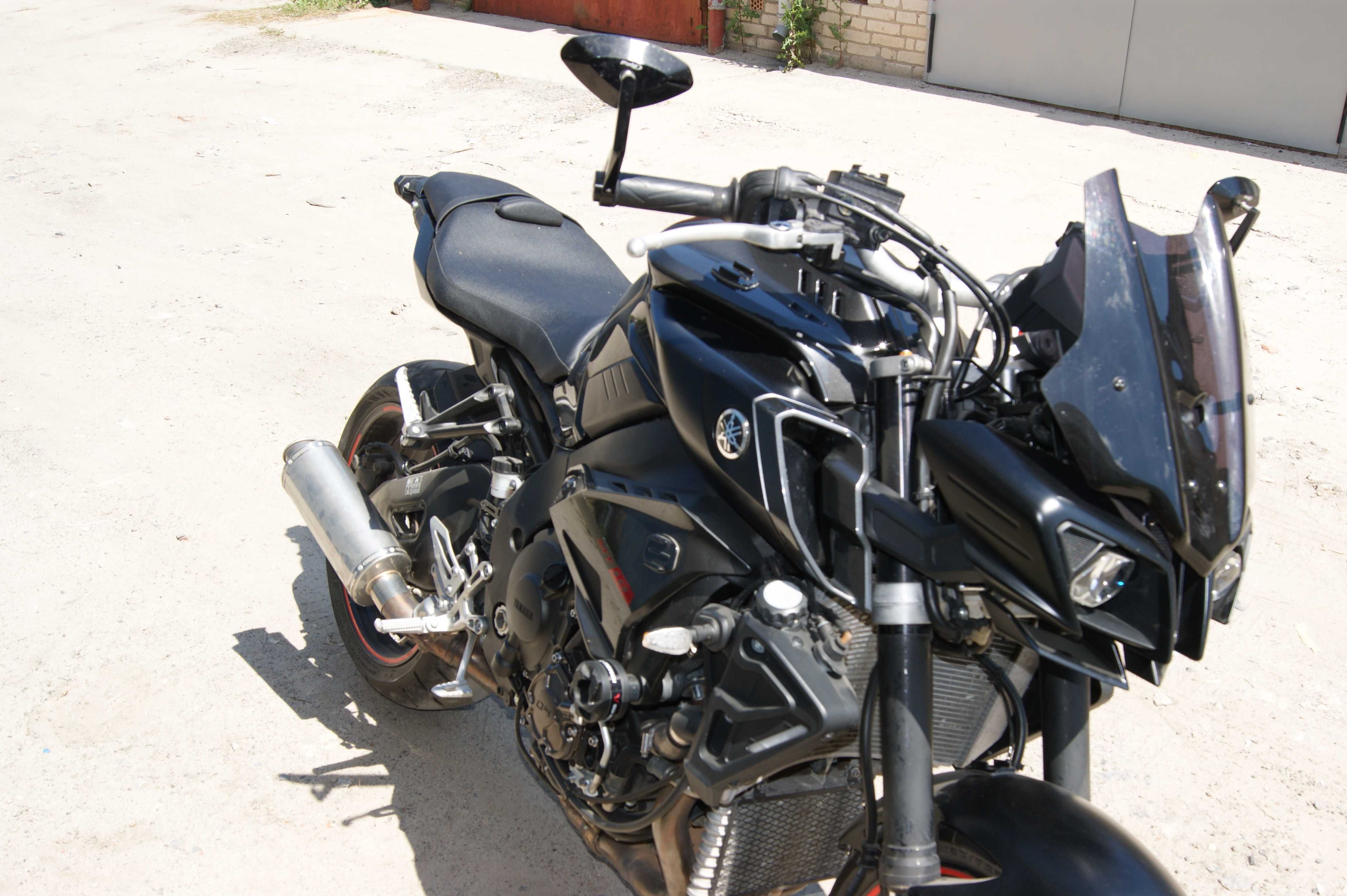 YAMAHA MT-10 стрит