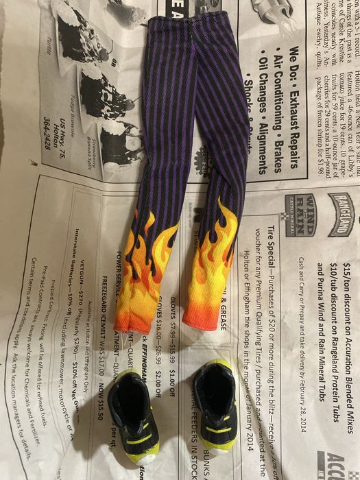 штани та взуття до Holt Hyde монстер хай