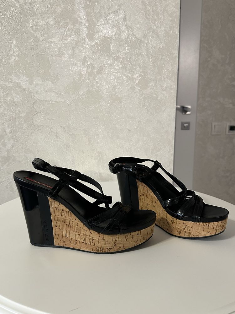 Босоніжки жіночі Prada (оригінал)
