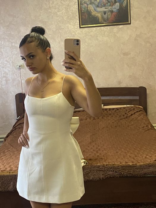 Сукня Zara, біла з бантом розмір S підійде на Xs, одягала один раз