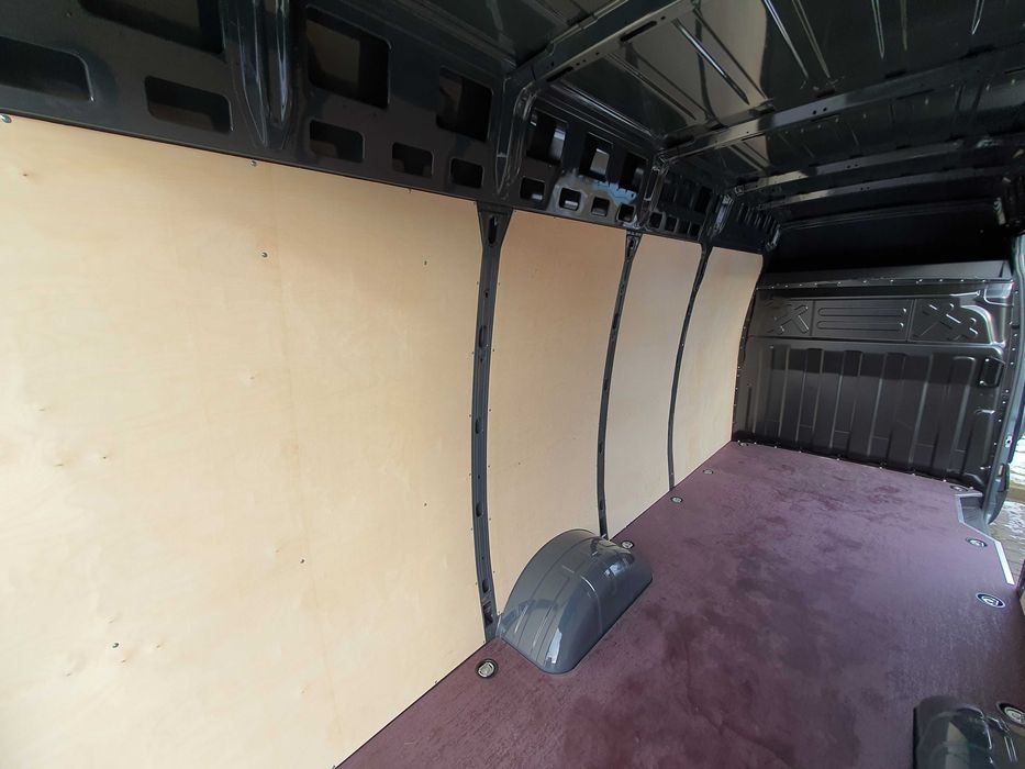 Zabudowa busa, paki Iveco Daily 16m3, 18m3, podłoga, boki,  MONTAŻ