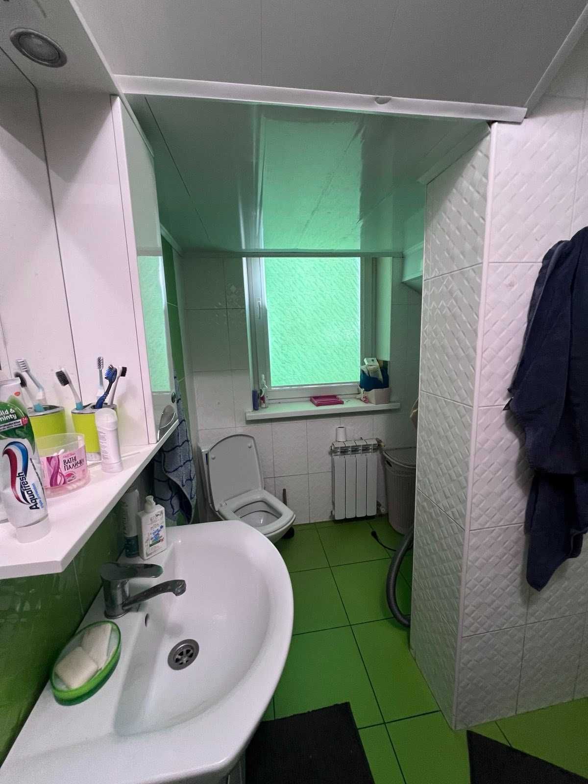 № 12393 - Продається двоповерховий будинок в центрі міста, 160 кв.м.!