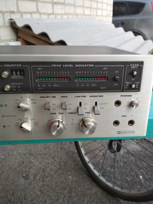 Трехголовая кассетная дека DUAL C 830